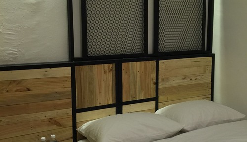 Queen Room , No Window