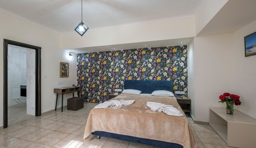 Premium Triple Room