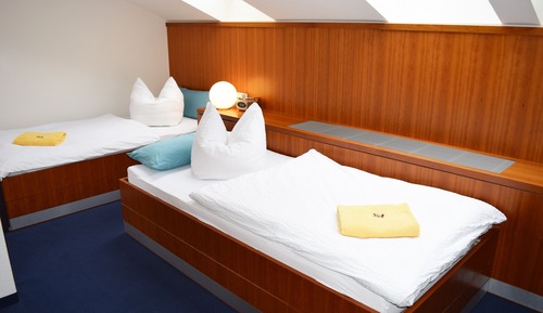 Standard Twin Room, Private Bathroom