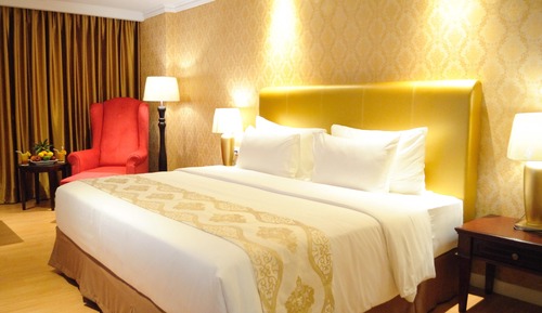 Family Suite, 2 Bedrooms, Bathtub, Pool View
