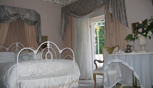 Victorian Bridal Suite 
