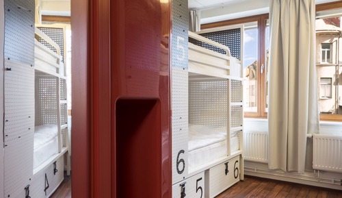 Bed in a 6 bed Mixed Dorm