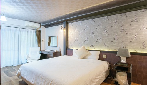 Double Room, 1 King Bed