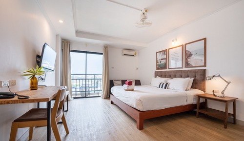 Superior Room, 1 King Bed, Refrigerator & Microwave, City View