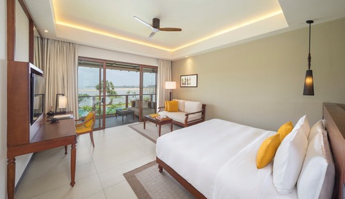 Deluxe Lagoon View Room