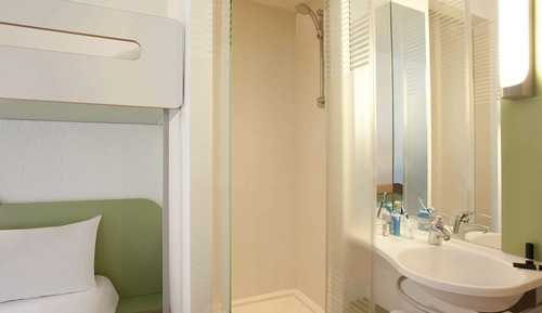 Room, Multiple Beds