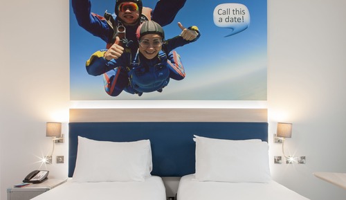 Room, 2 Twin Beds (The Duet)