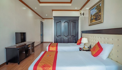 Superior Twin Room, City View