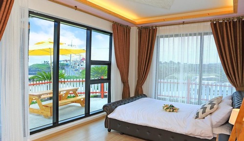 Double Room, 2 Double Beds, Non Smoking, Sea View