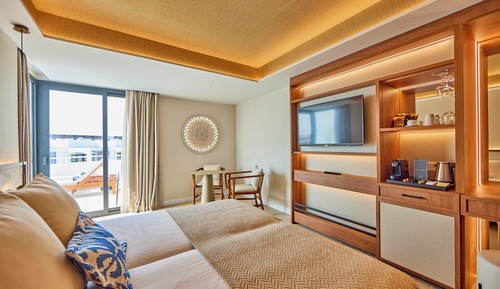 Junior Suite, Terrace, Partial Sea View