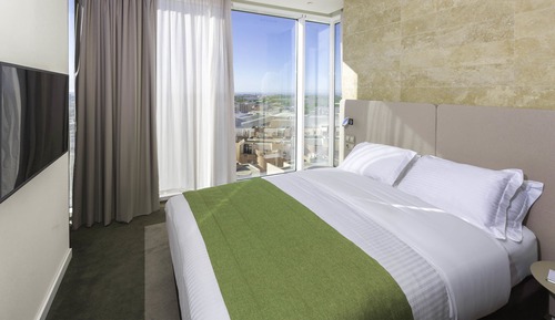 Suite, 1 Queen Bed (High Floor)