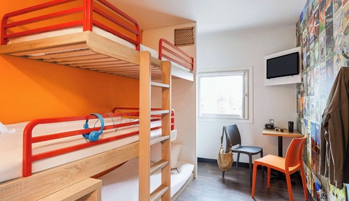 Room (Tandem)