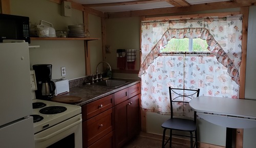 Cabin, 2 Bedrooms, Kitchen (Cabin 9,10)