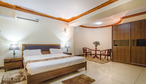 Executive Suite, City View