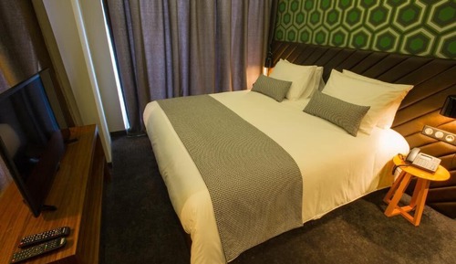 Suite (Prestige)