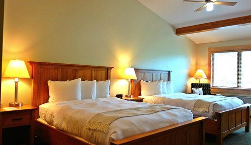 Standard Double Room, 2 Queen Beds, Mountainside