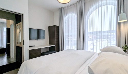 City Suite, 1 Queen Bed with Sofa bed, Kitchenette, Corner