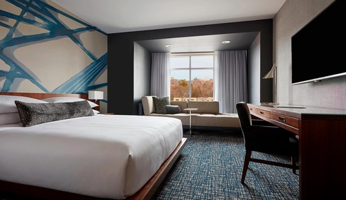 Deluxe Room, 1 King Bed