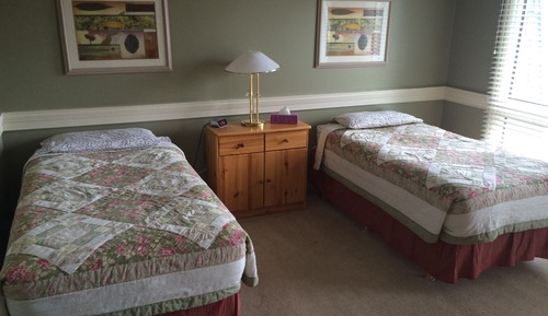 Basic Twin Room, 2 Twin Beds, Shared Bathroom