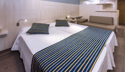 Single Room, Balcony