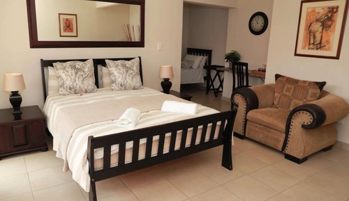 Standard Double Room (2)