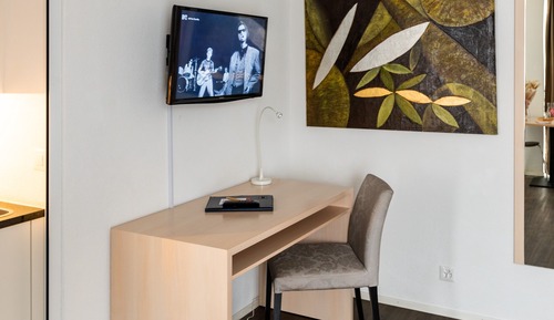 Executive Studio, Terrace (Kitchen)