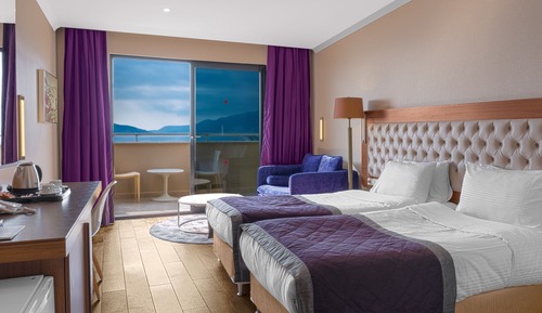 Double or Twin Room, Partial Sea View