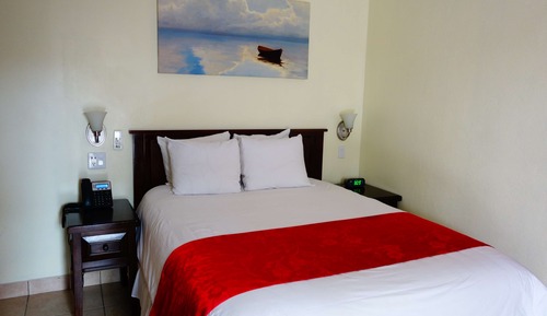 Standard Room, 1 Queen Bed, Balcony, Pool View (Walk-in Shower)