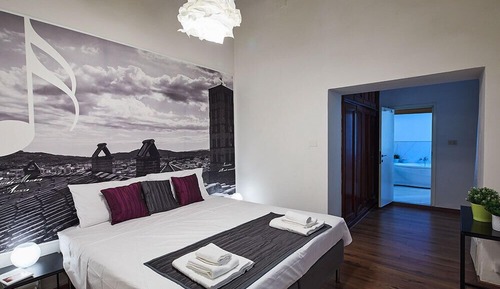 Luxury Room, Jetted Tub, Courtyard View