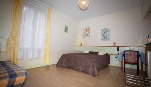 Standard Double Room, Bathtub