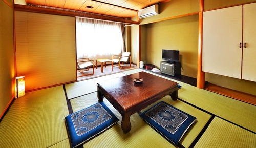 Japanese Style Room with Shared Bathroom