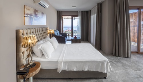Junior Double Room, 1 Queen Bed, Sea View