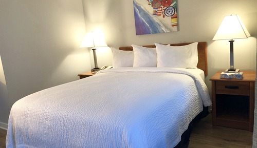 Standard Room, 1 Queen Bed