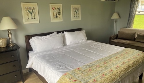 Room 08: Upgraded Semi-Private Cottage