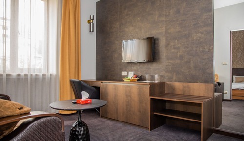 Family Room, 1 Bedroom