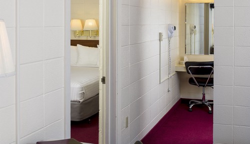 Motor Inn Family Suite