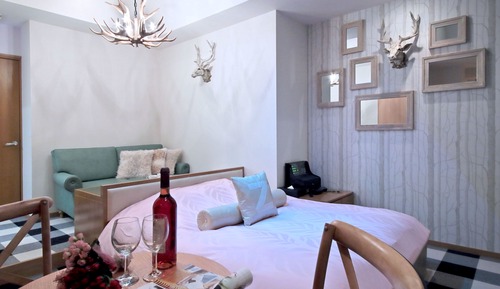 Deluxe Suite, 1 Bedroom, Refrigerator & Microwave