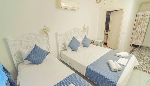 Comfort Triple Room, Pool View