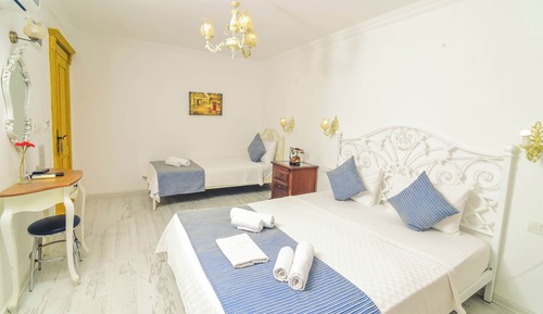 Economy Triple Room, Garden View
