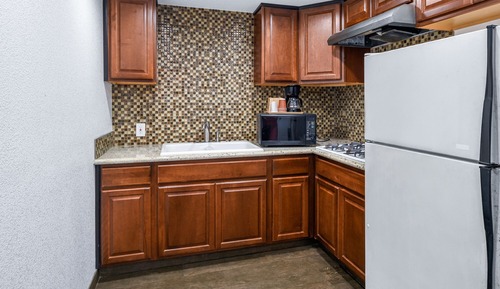 Deluxe Studio, 1 Queen Bed, Kitchenette