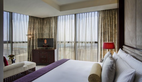 Premier Room, 1 King Bed