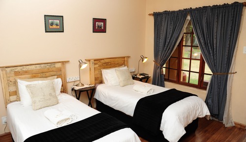 Room (7)