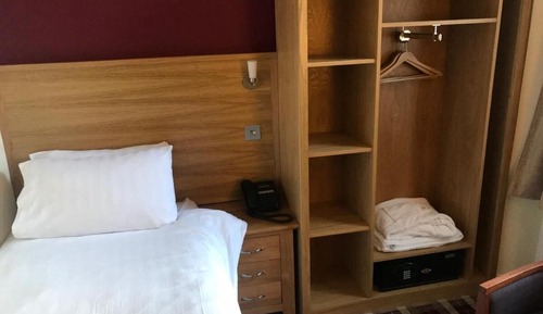 Deluxe Single Room