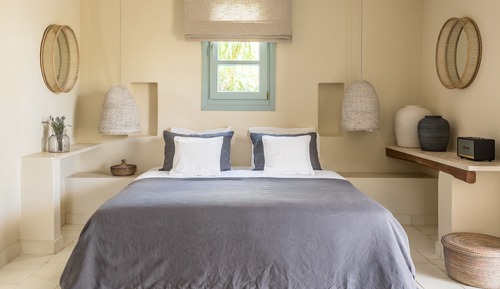 Classic Studio, 1 King Bed with Sofa bed (Plakero)
