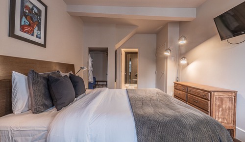 Room, 1 Queen Bed (Chambre 5)