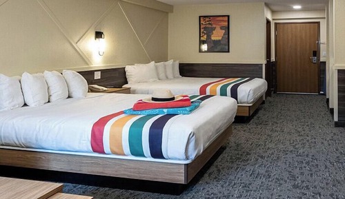 Standard Room, 2 Queen Beds, Balcony