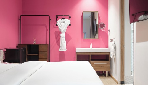 Standard Room, 1 King Bed