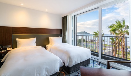 Superior Twin Room, Partial Ocean View