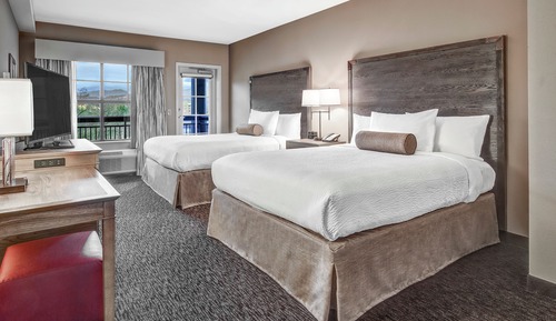 Suite, 2 Queen Beds, Balcony, River View (Corner)