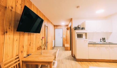 Standard Studio, Kitchenette